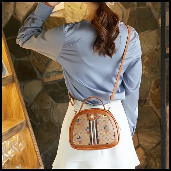 Cartoon Print Shell Small Bee Shoulder Trend Messenger Purse Handbag - Brown