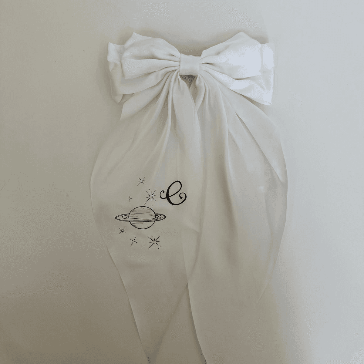 HAIR BOW WITH LETTER €
