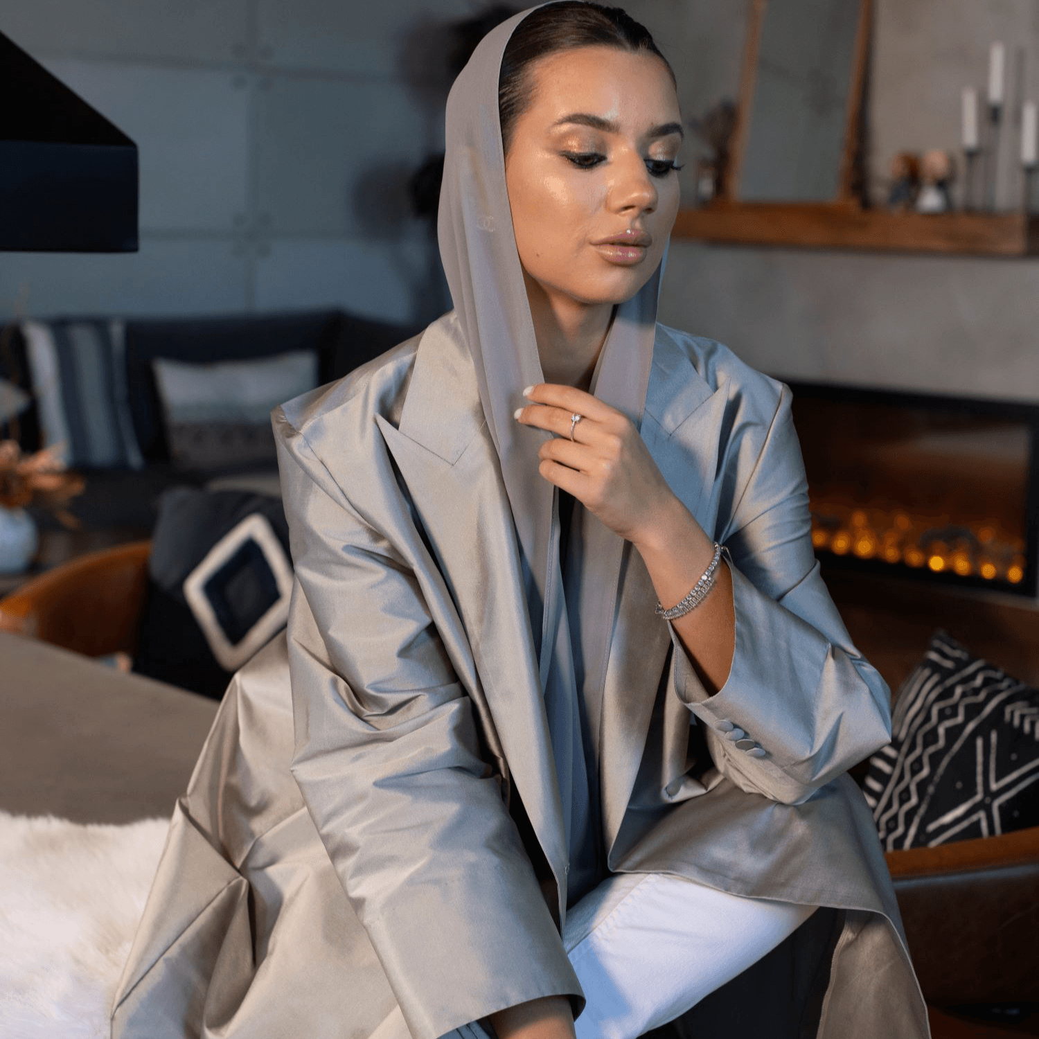 Abaya code 34 - light Grey