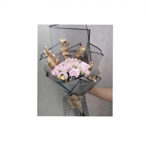 Hand Bouquet 33