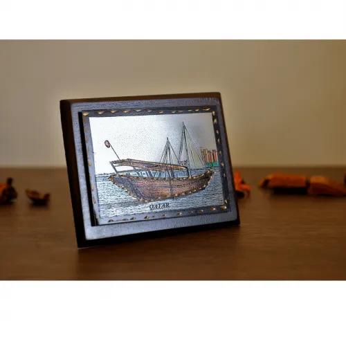 Medium wooden frame design dhow