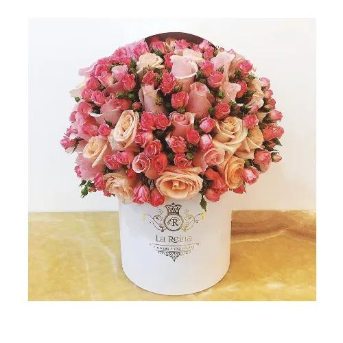 Round box with mix flowers