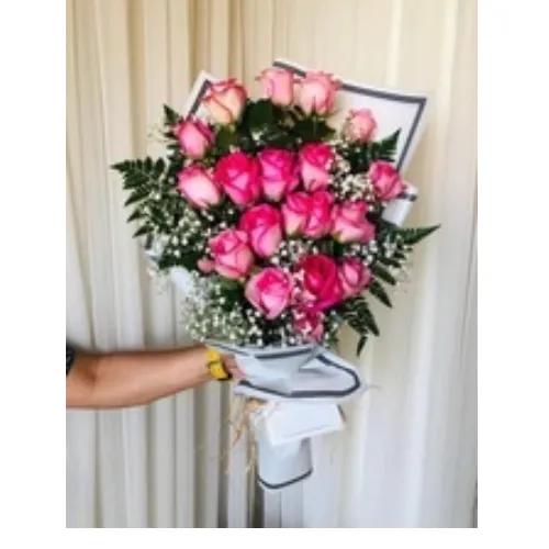 Bouquet of pink rose and white cover