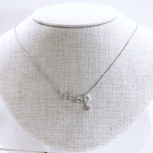 Necklaces - Z 1970 N O  