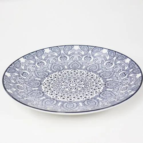 An elegant ceramic serving dish D03-012 10.5INC