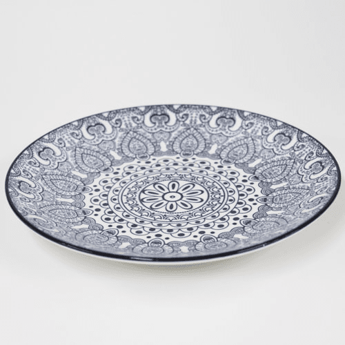 An elegant ceramic serving dish D03-008 8.25INC