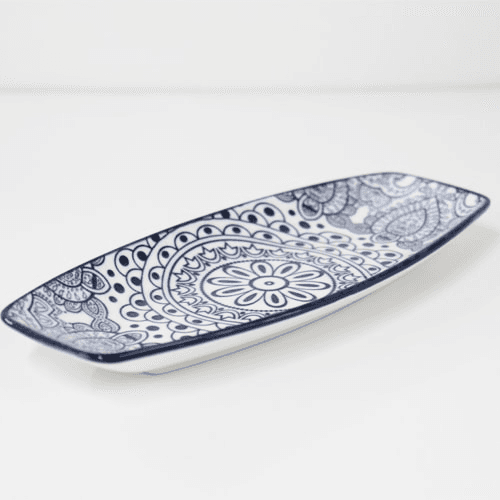 An elegant ceramic serving dish D03-019 8INC