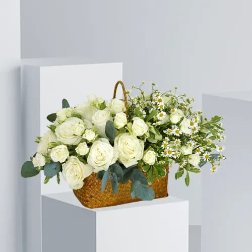 Blanche Blooms In A Basket - 2047