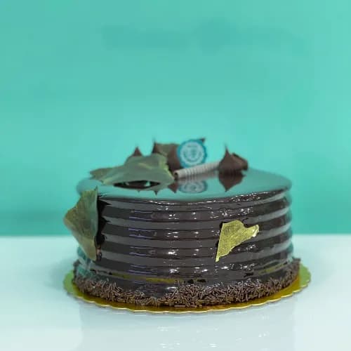 Rich Chocolate Fantasy Cake