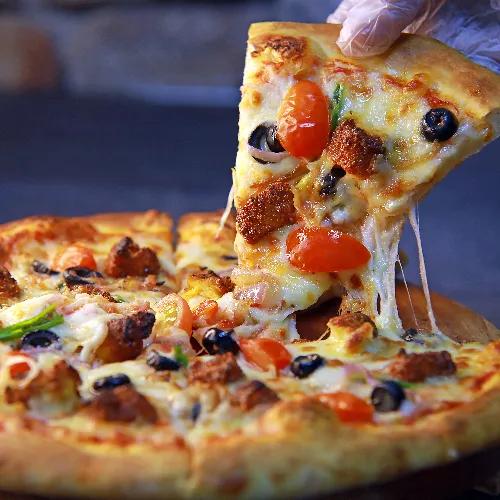 Chicken Tikka Pizza   (Buy 1 Get 1 Free)