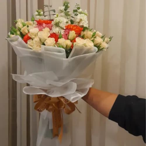 21  Bouquet With White Cover And Gold Ribbon