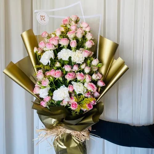 2 Bouquet With Gold Cover