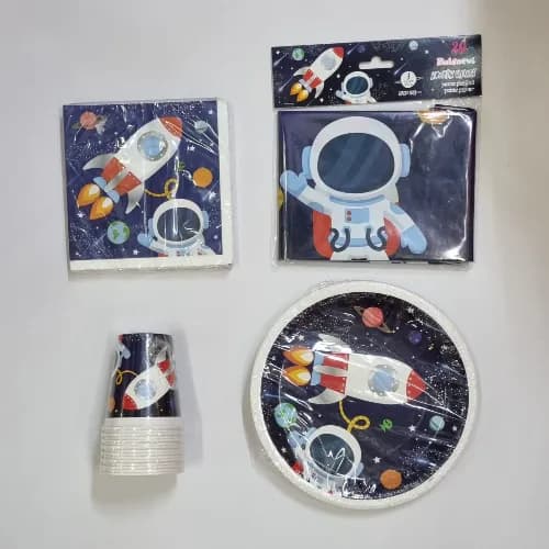 Space Set Of 4 (With Round Plates)