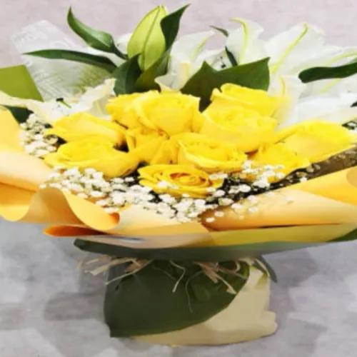 11 Yellow 2 Lily Bouquet