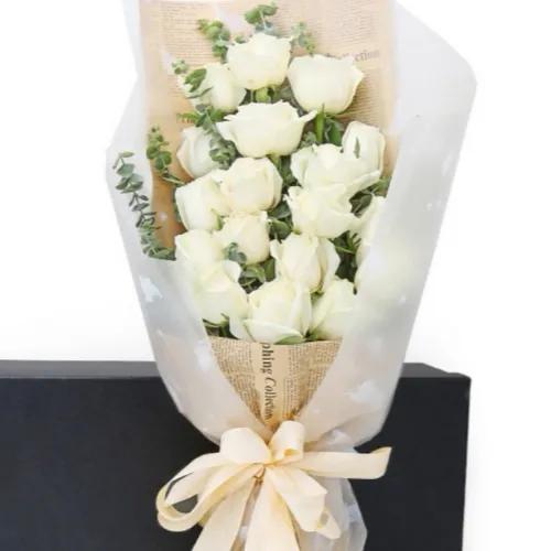 19 White Bouquet