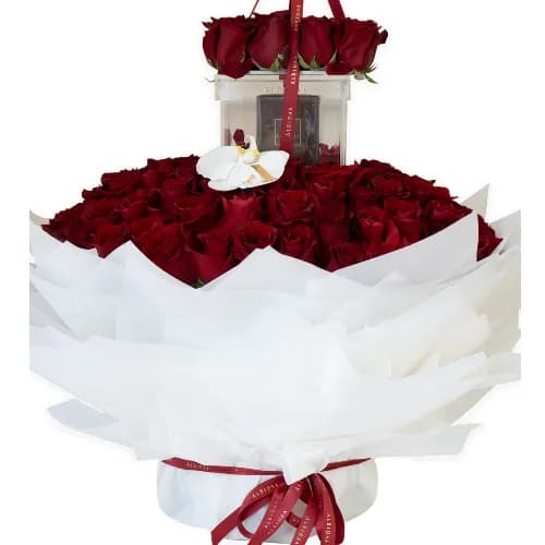 Fresh Roses Bouquet With Acrylic Square Gift Box