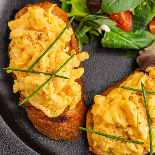 Scrambled Eggs Toast