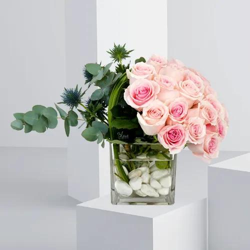 Classy modern Square vase in pink - 4072