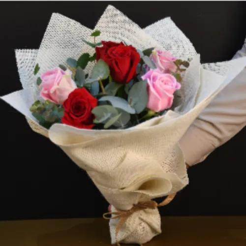 Pink And Red Roses Bouquet