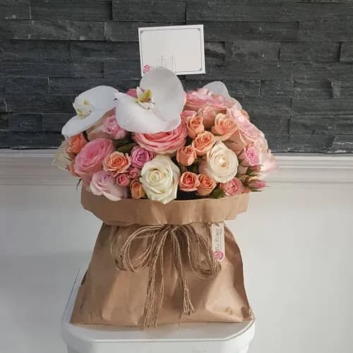 Floral Bag  With White And Pink Roses