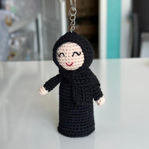 Keychain and doll (Qatari Lady) - Meem Stationary