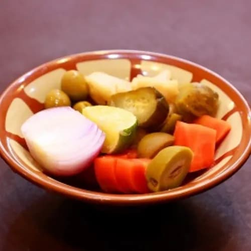 Pickle Plate & Onion