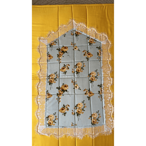 Large-sized sponge prayer mat with yellow pattern, 114*72 cm.