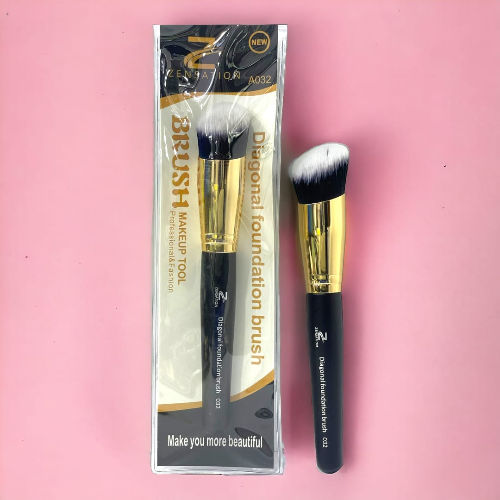 Zensation - Diagonal Foundation Brush 032