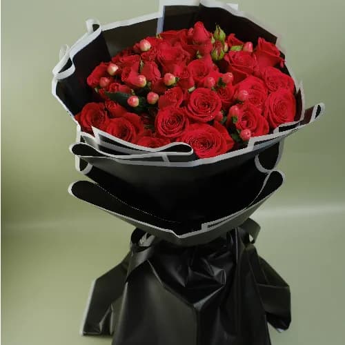 Ebony Elegance Bouquet No.2454