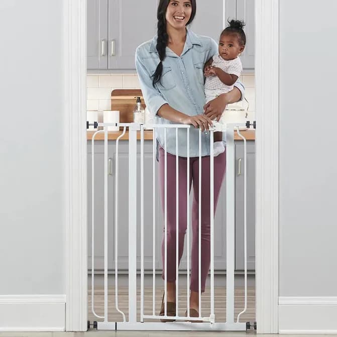 Regalo - Easy Step Extra Tall White Safety Gate (92 X 104 Cm)