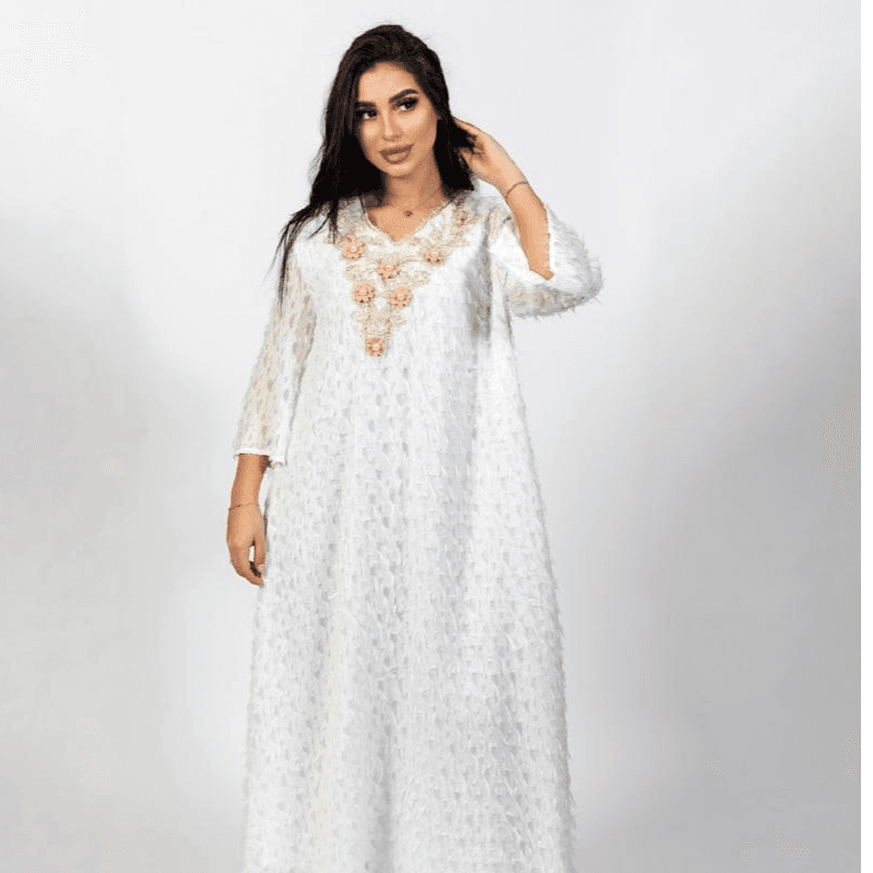 ELEGANT WHITE DRESS WITH PEARL AND FLOWERS ON NECKLINE SIZE: M