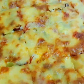 Oriental Pizza With Mixed Chicken