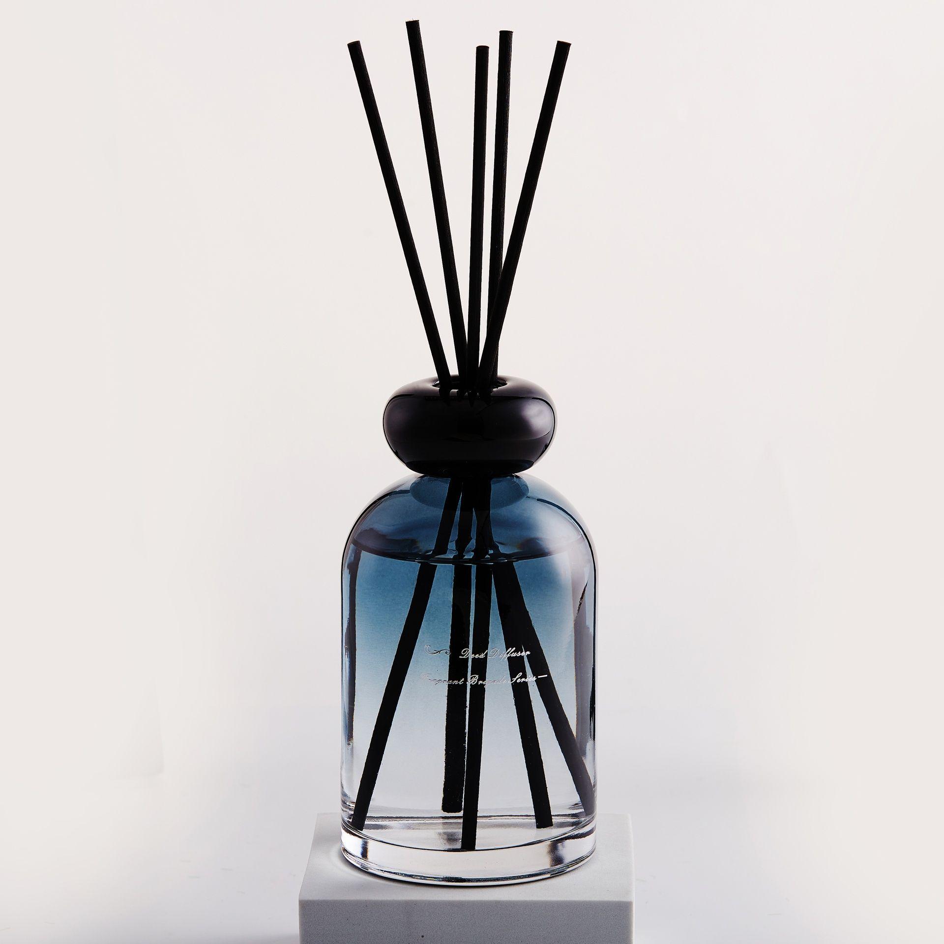 Eyun Reed Diffuser 380Ml-Black Scent: Cardamon,Vanilla,Amber & Frankencense