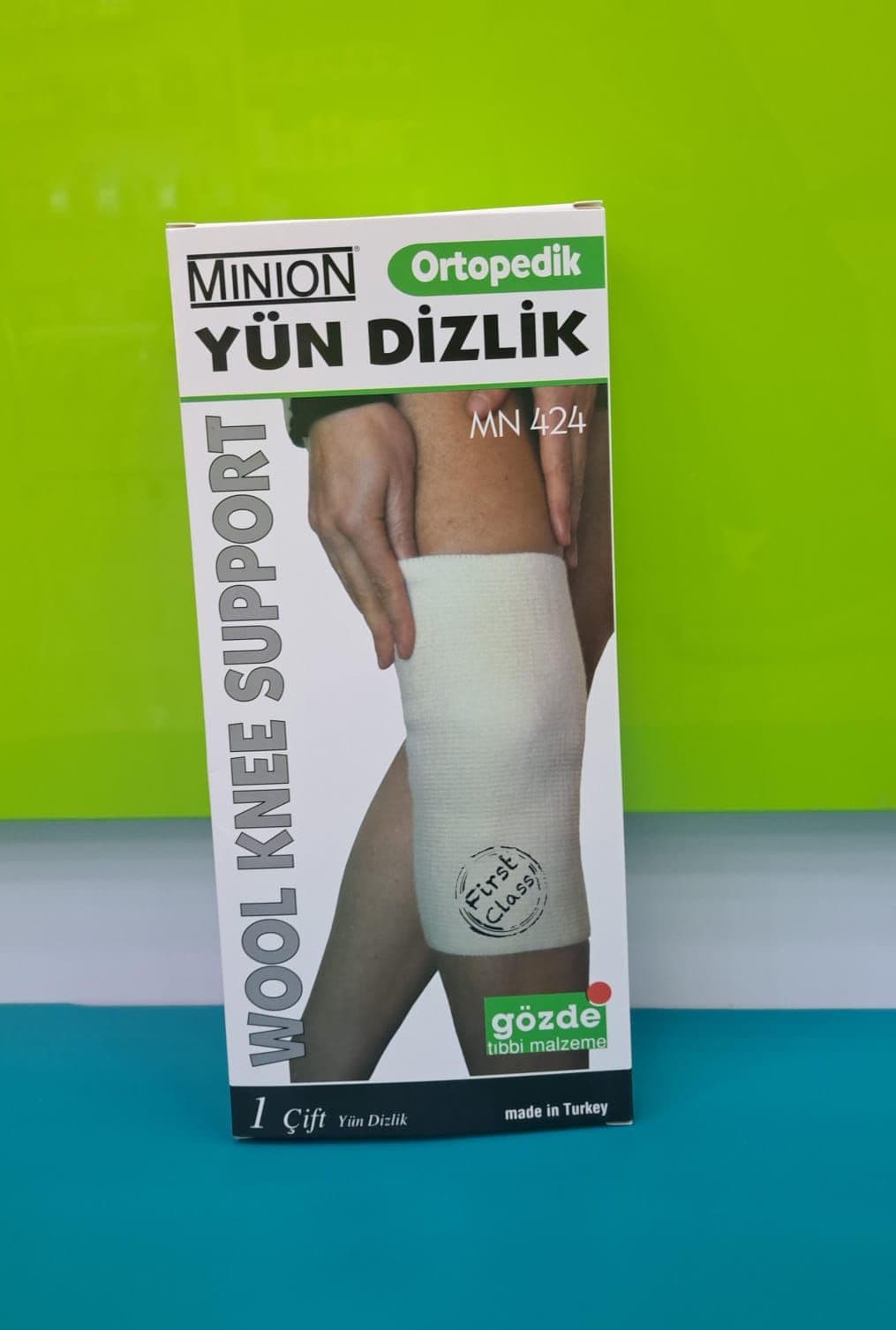 Minion Wool Knee Support (M)