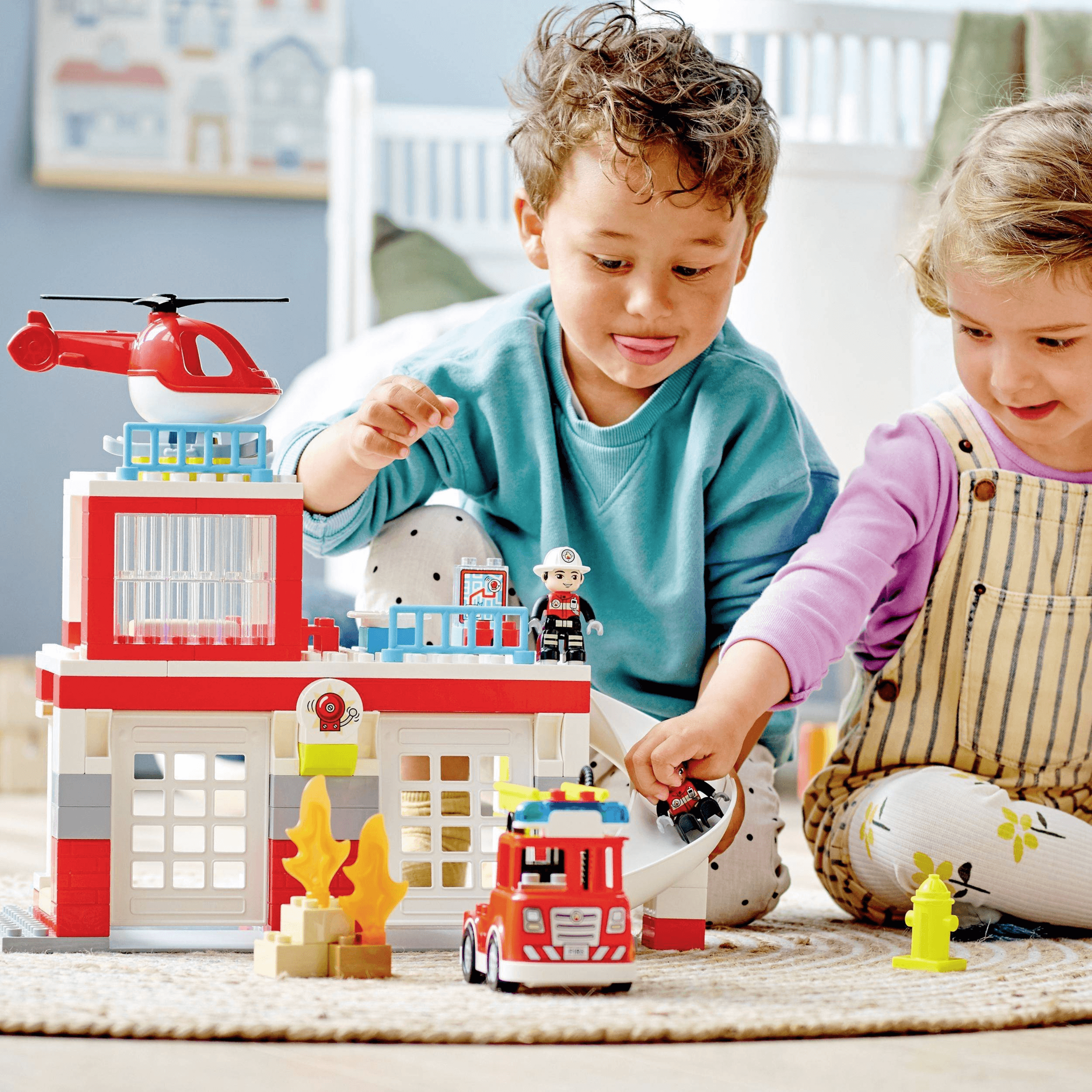 Lego Duplo Fire Station & Helicopter 10970