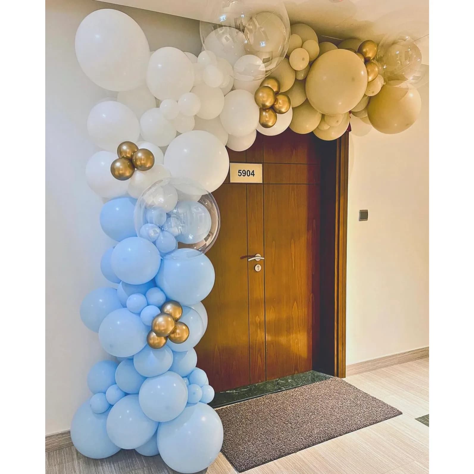 Balloons arch for new born