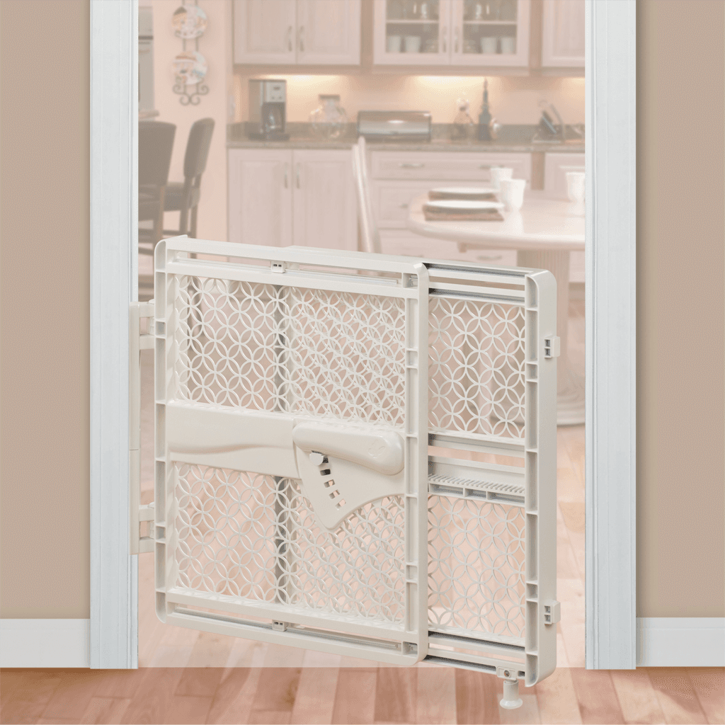 Summer Infant Indoor & Outdoor Multi Function Walk Thru Gate