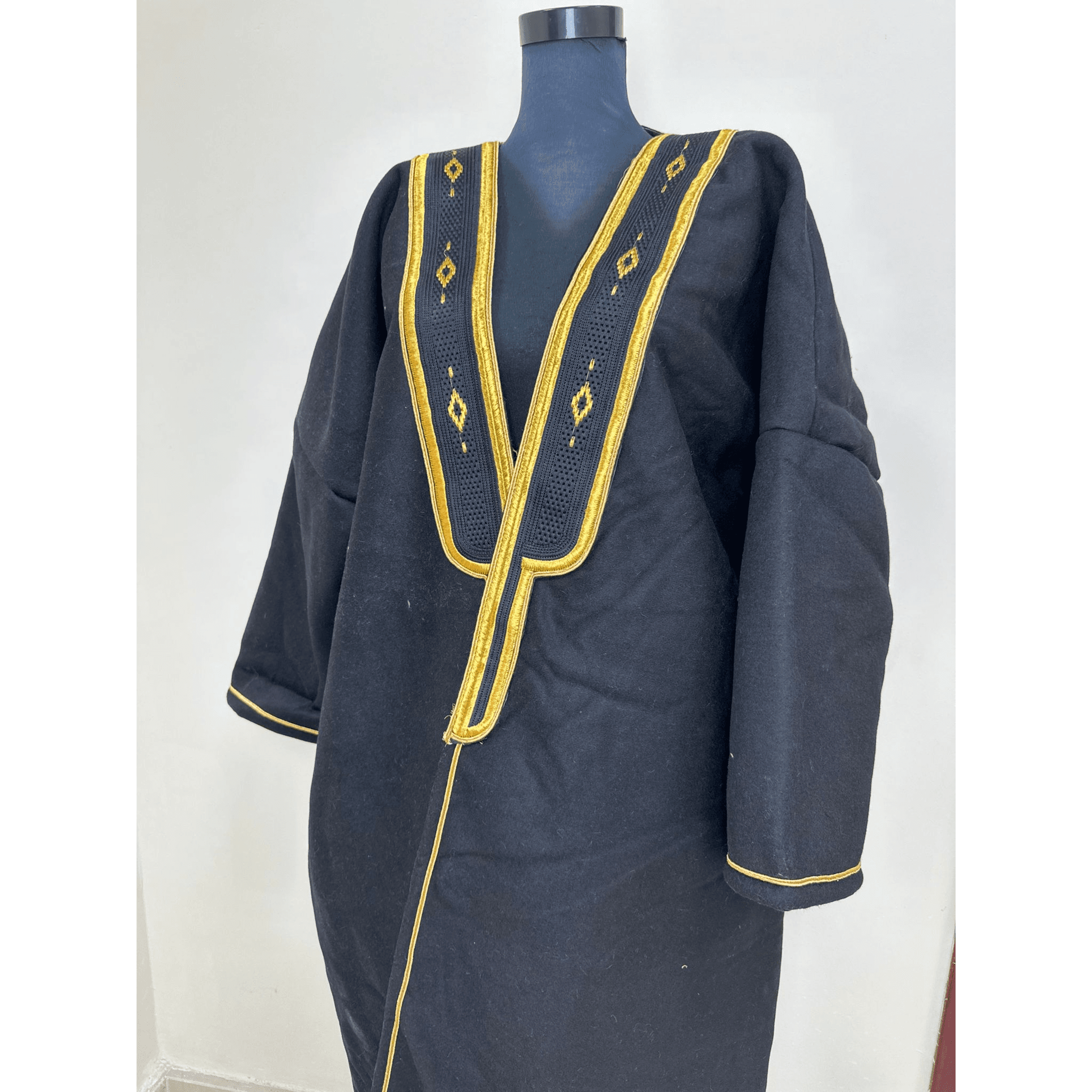 Farwa Bisht For Men Winter Arabic Size 3/2 Length 138Cm Black
