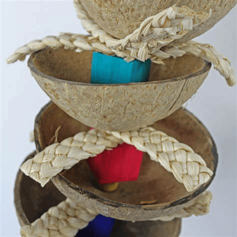 FEATHERED FRIENDS COCONUT KABOB BIRD TOY 