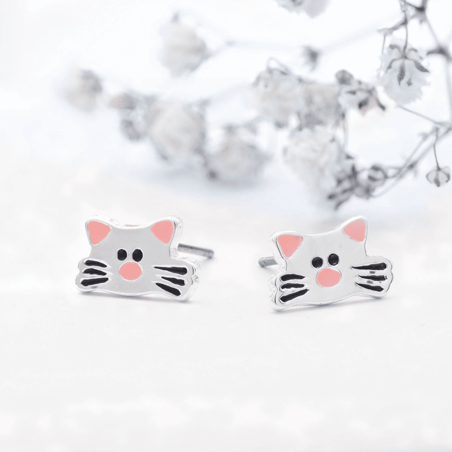 Earring ear sense K8 Nickel free for sensitive ears cat face 1 pair