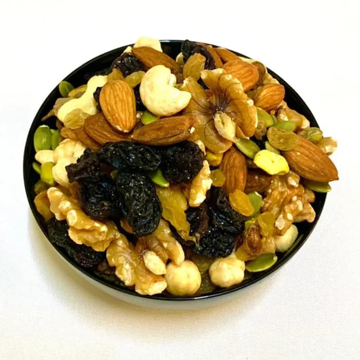 Mixed Nuts With Dried Fruits