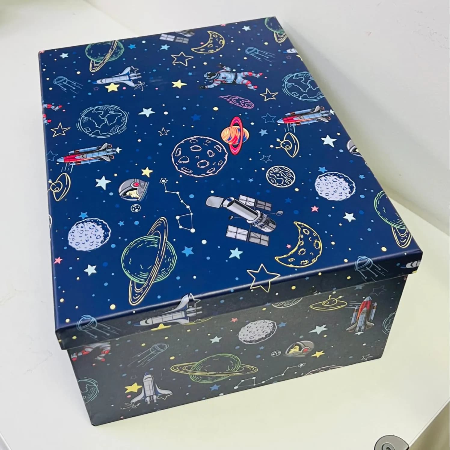 large astronaut gift box 32x24x14