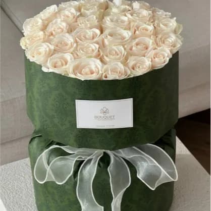 Green Gucci Bouquet