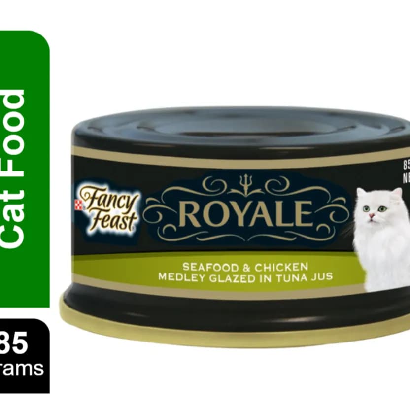 Fancy Feast Royale Seafood & Chicken Medley Glazed in Tuna Jus Can, 85g