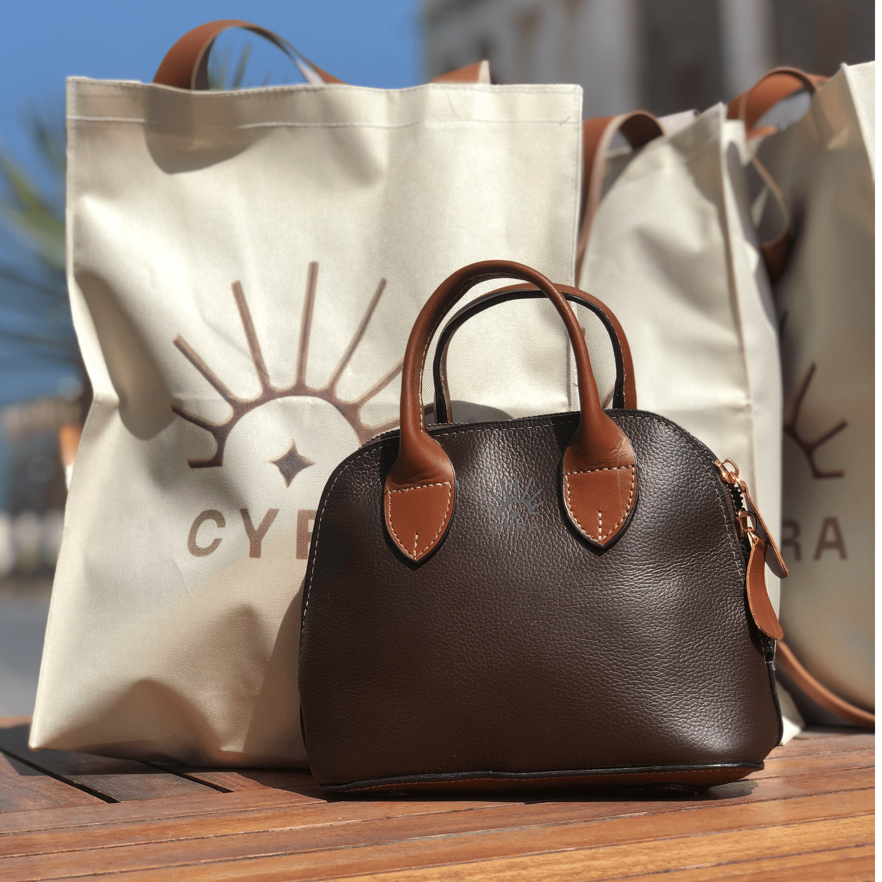Cyra - Mini Alma Bag