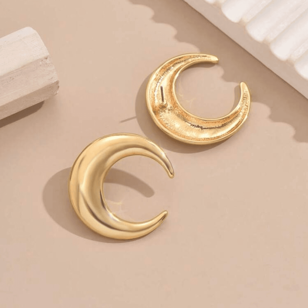 Earrings - Moon Shape - Gold 