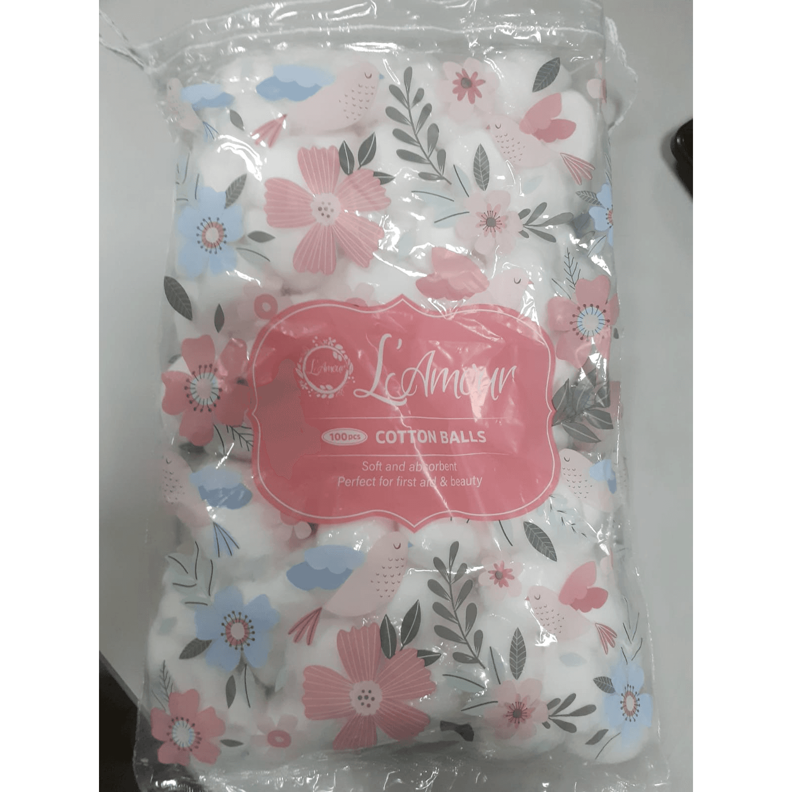 L'AMOUR COTTON BALLS 0.7G(WHITE) 100'S(LMH001)