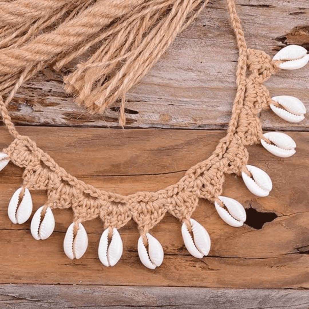 Seashell Choker Necklace (Beige)