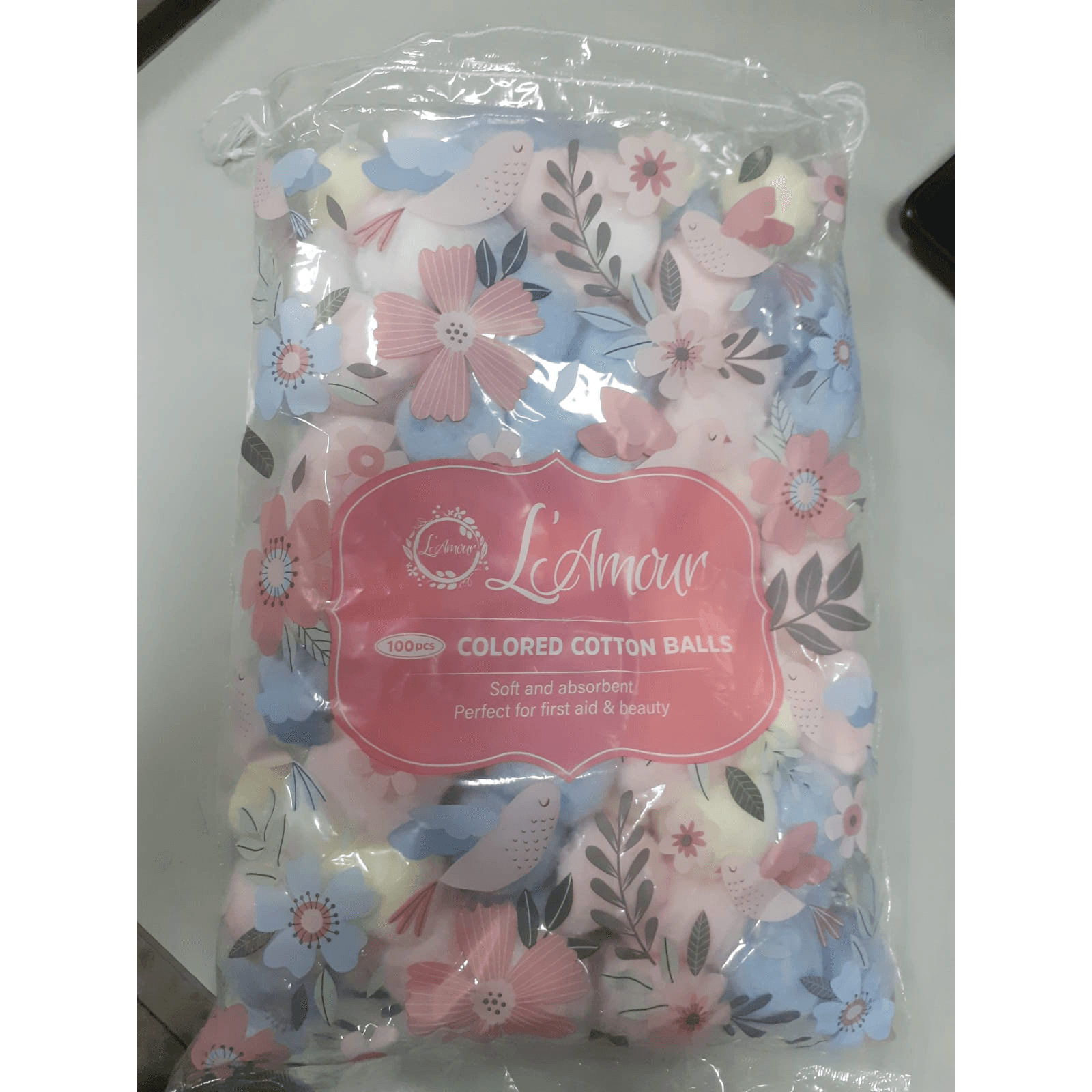 L'AMOUR COTTON BALLS 0.7G(COLORED) 100'S(LMH002)