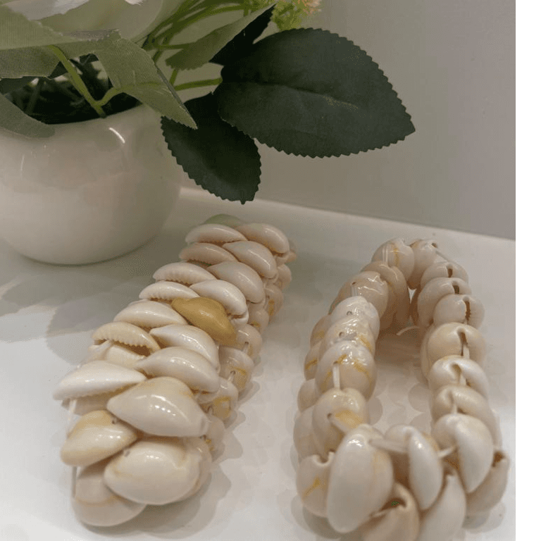 Cowrie Shell Bracelet / Piece